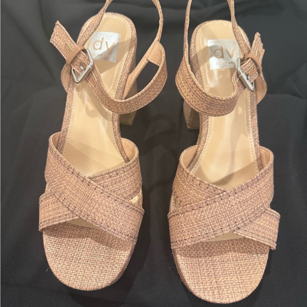 DV by Dolce Vita Women's Brown Textured Sandals